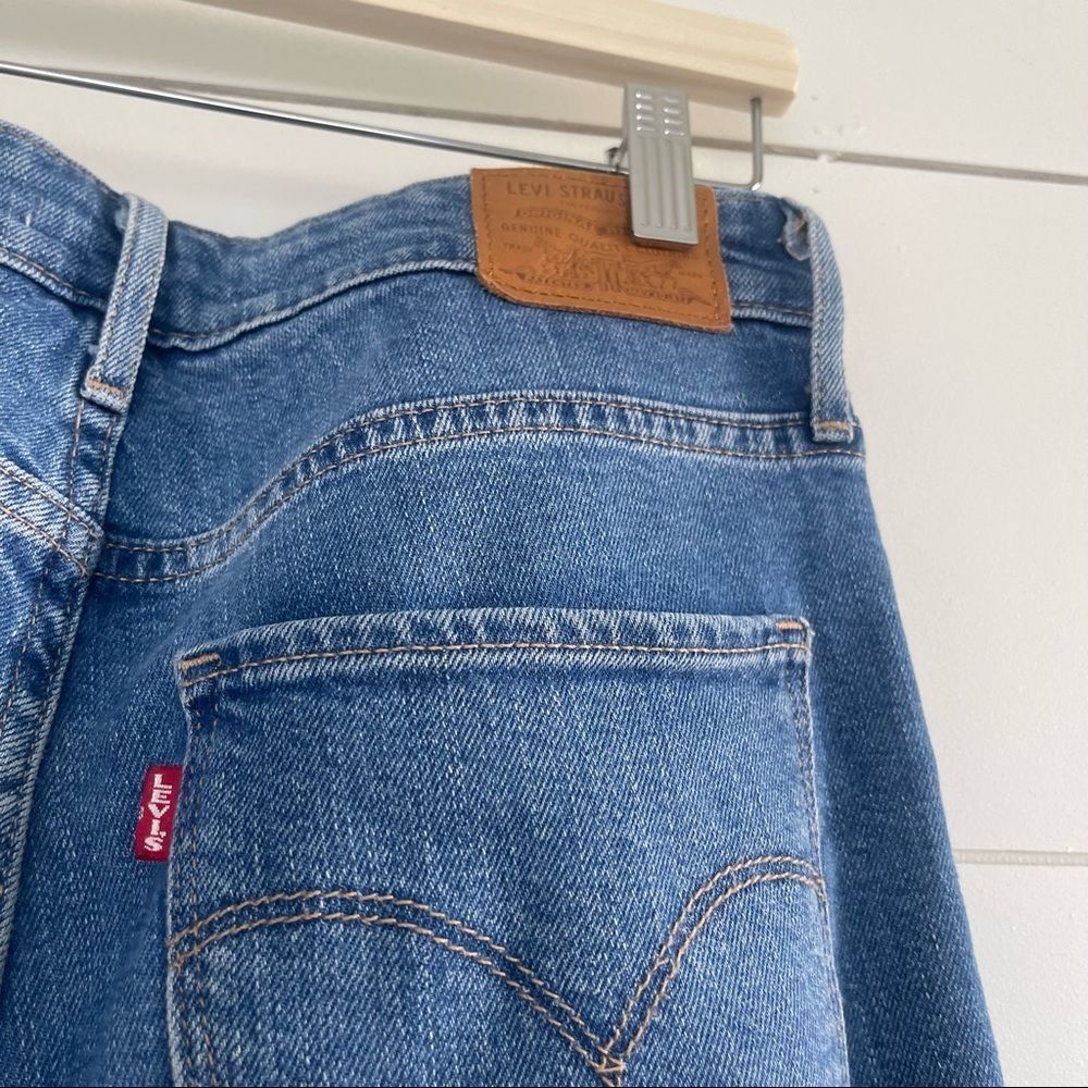 Levi’s Premium 721 High Rise Skinny Distressed Jeans - Picture 4 of 5